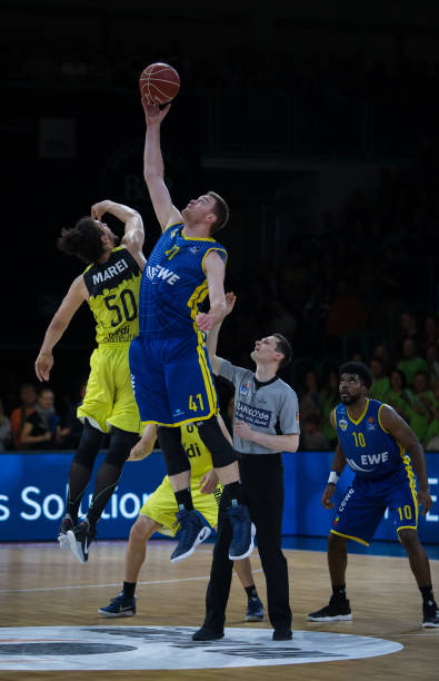 时而短球控 时而短球控